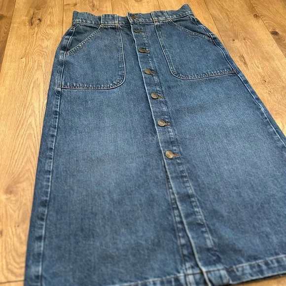 FRAME Modern Pocket Midi Denim Skirt | October Wash | Size 27 | Button Front - Picture 12 of 15